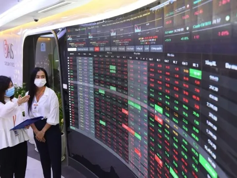 VN-Index giảm nhẹ sau 4 phiên tăng