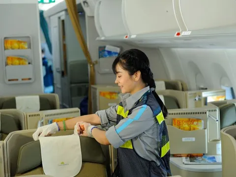 Chuyện chưa kể về những "người thầm lặng" làm sạch mỗi chuyến bay