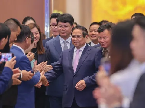 Thủ tướng chủ trì tọa đàm với hơn 1000 doanh nghiệp về phát triển kinh tế tư nhân