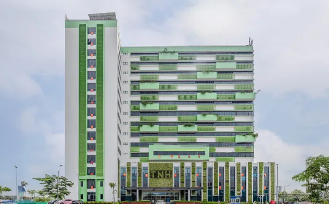 Tập đoàn Bệnh viện TNH lỗ quý thứ 6 liên tiếp, cổ phiếu giảm về đáy lịch sử giữa áp lực nợ vay gần 1.200 tỷ đồng